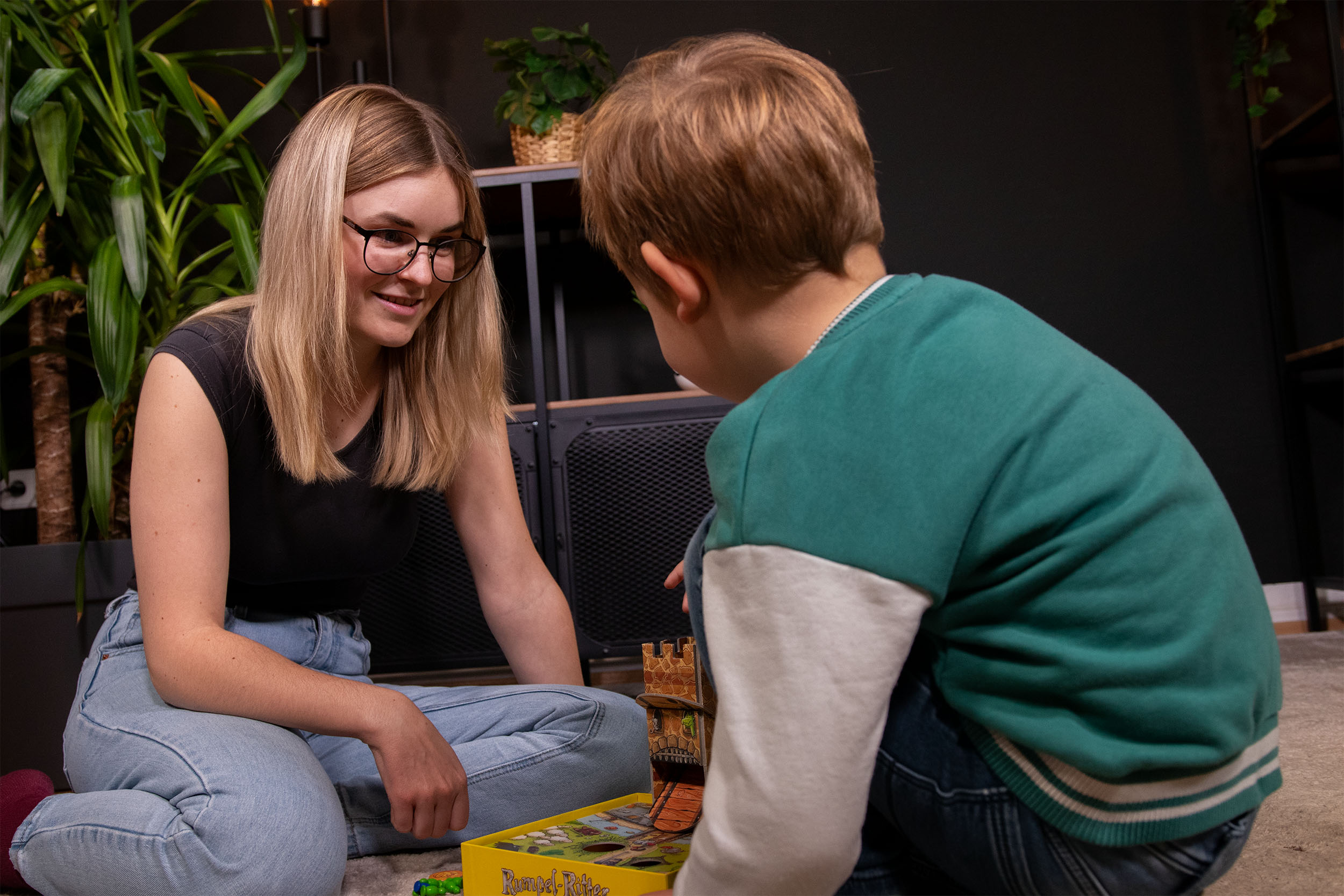 Doreen Nürnberger logopädische Übungen mit einem Kind