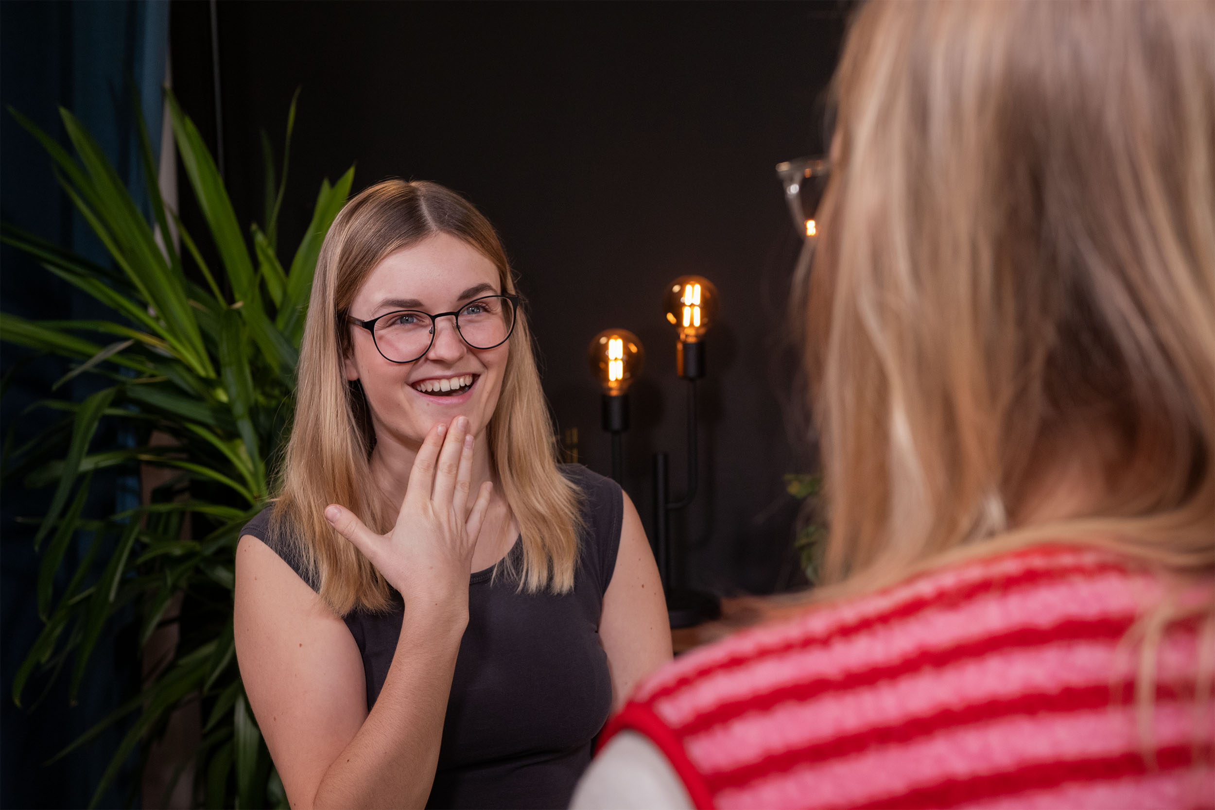 Doreen Nürnberger logopädische Übungen mit einer Frau